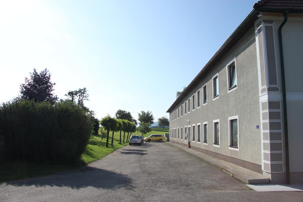 Pension Merkinger Behamberg Exterior photo