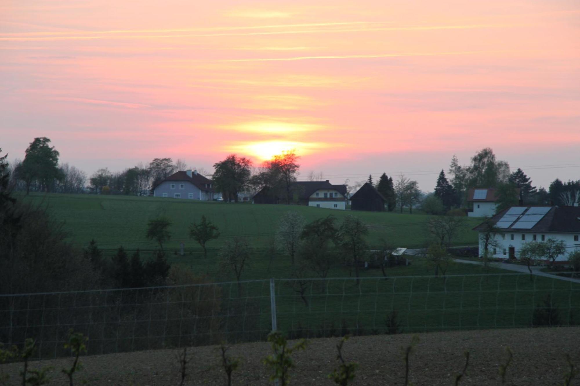 Pension Merkinger Behamberg Exterior photo