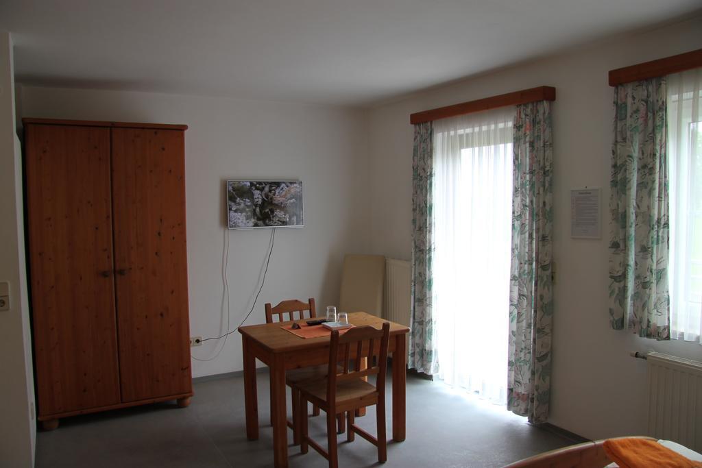 Pension Merkinger Behamberg Room photo